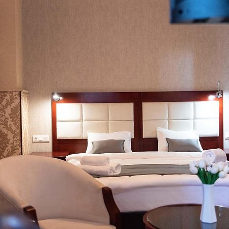 Kraveli Hotel ティビリシ エクステリア 写真