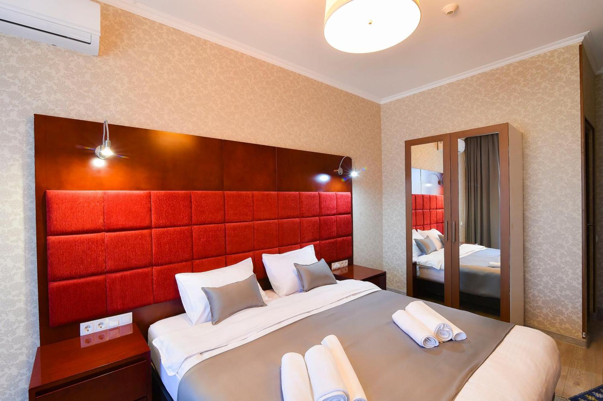Kraveli Hotel ティビリシ エクステリア 写真