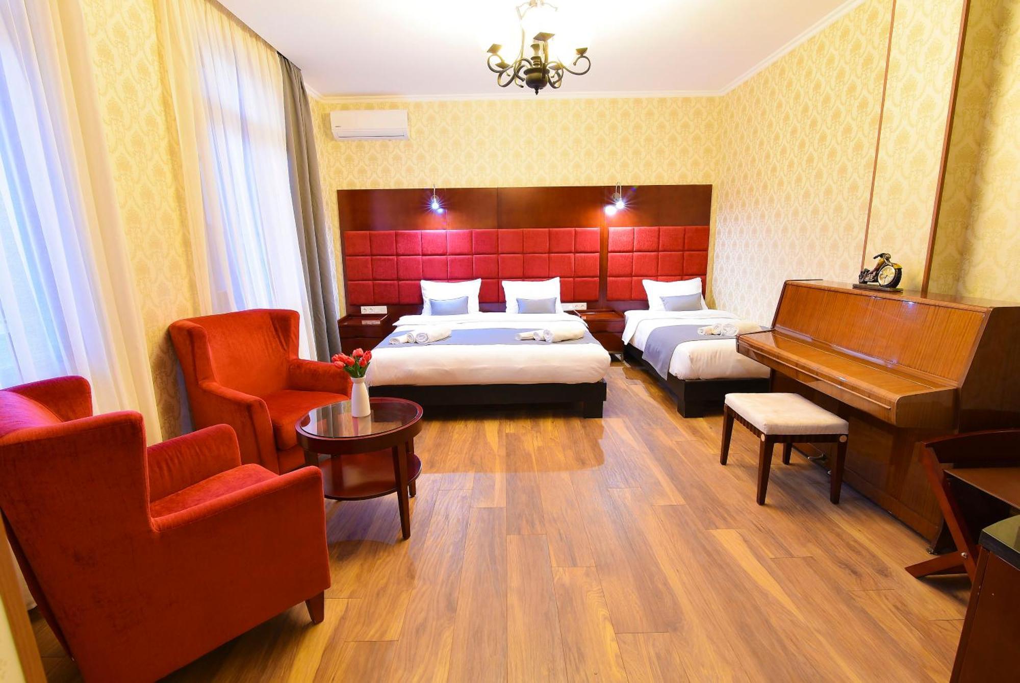 Kraveli Hotel ティビリシ エクステリア 写真