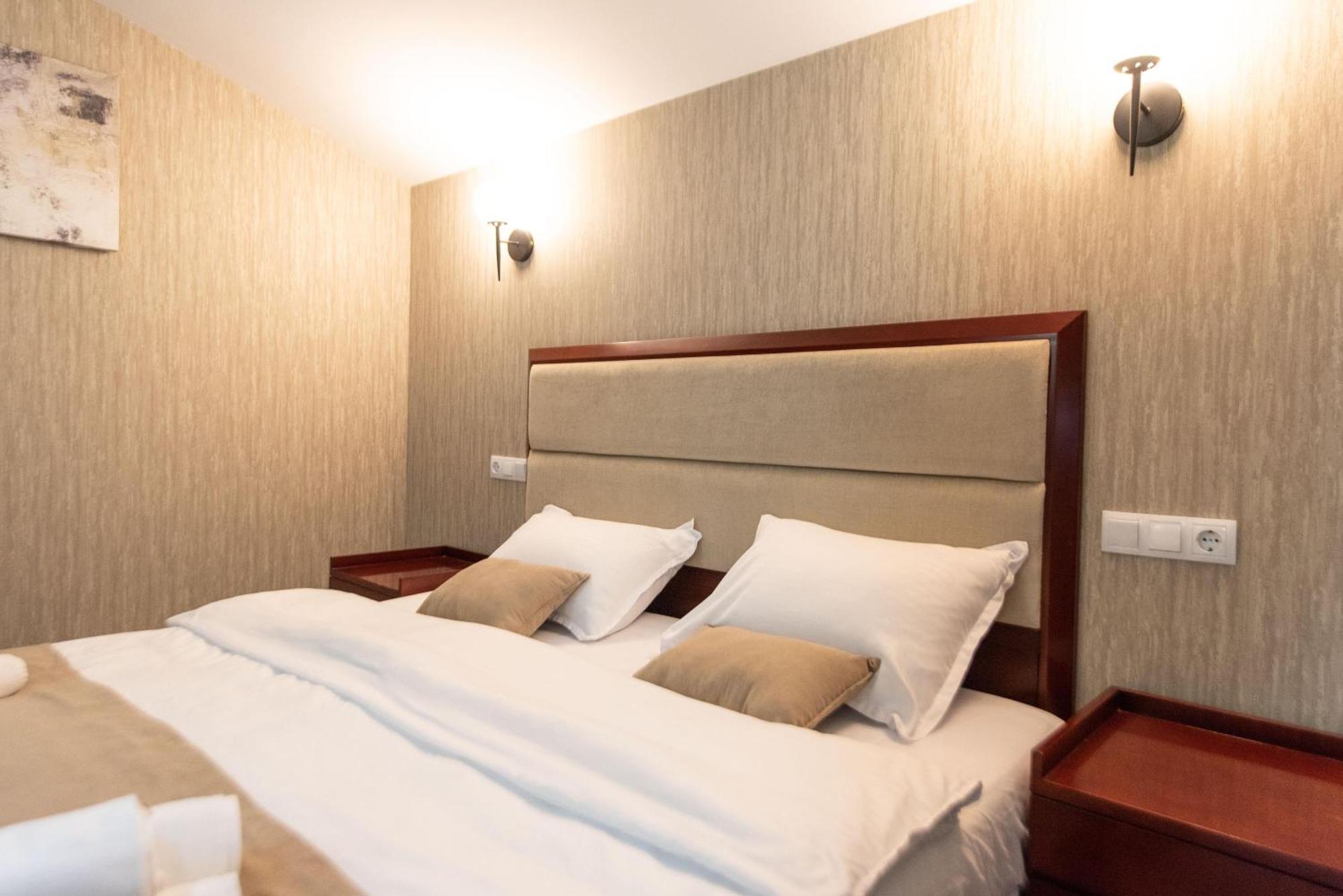 Kraveli Hotel ティビリシ エクステリア 写真