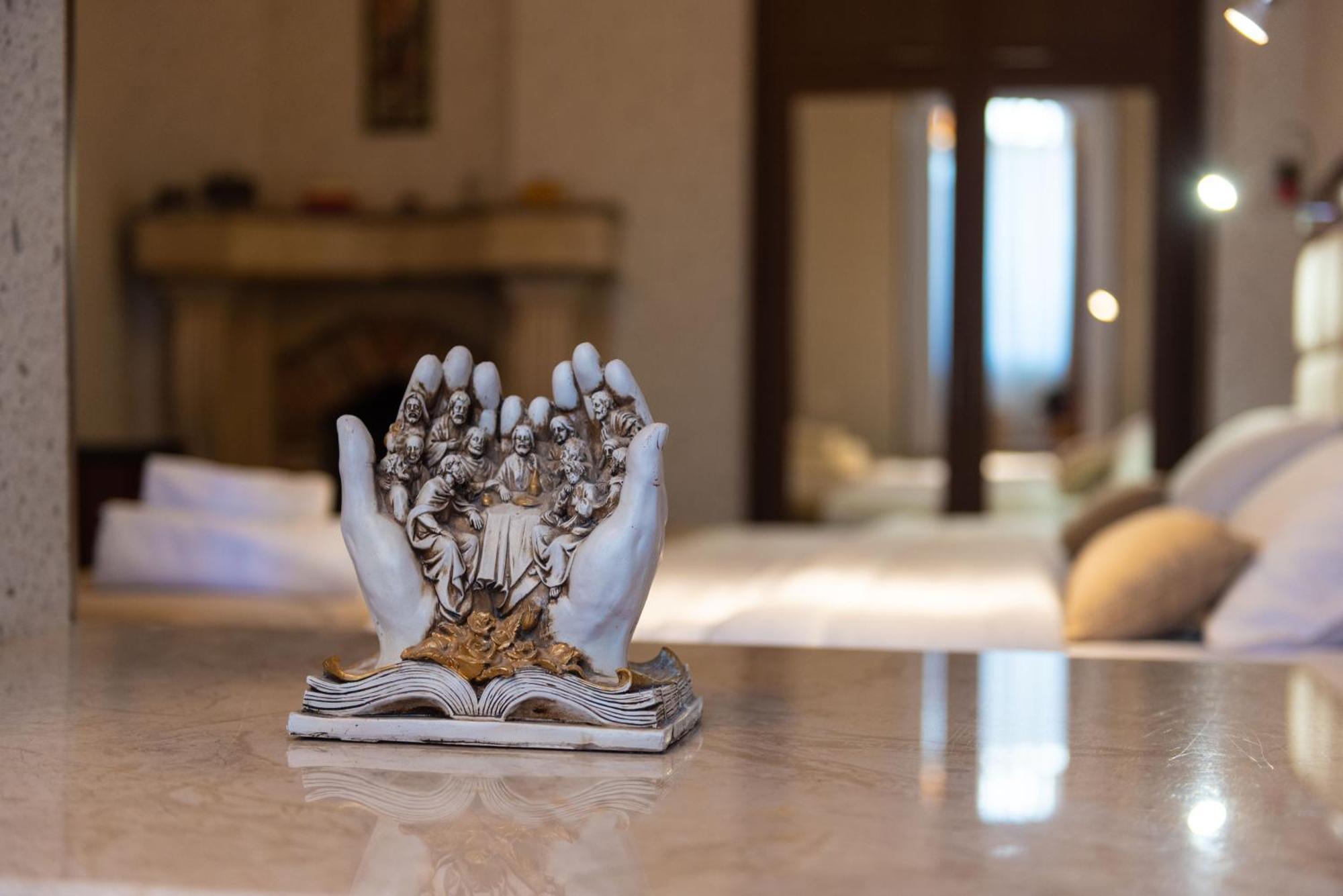 Kraveli Hotel ティビリシ エクステリア 写真