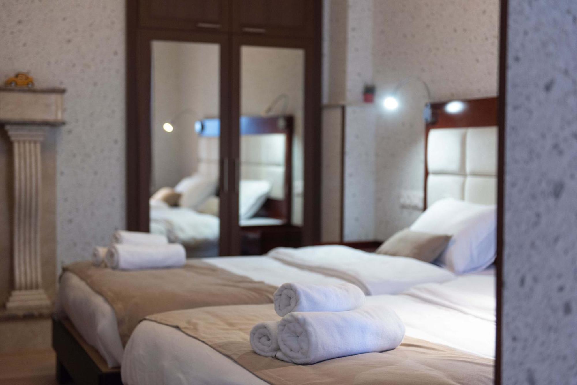 Kraveli Hotel ティビリシ エクステリア 写真