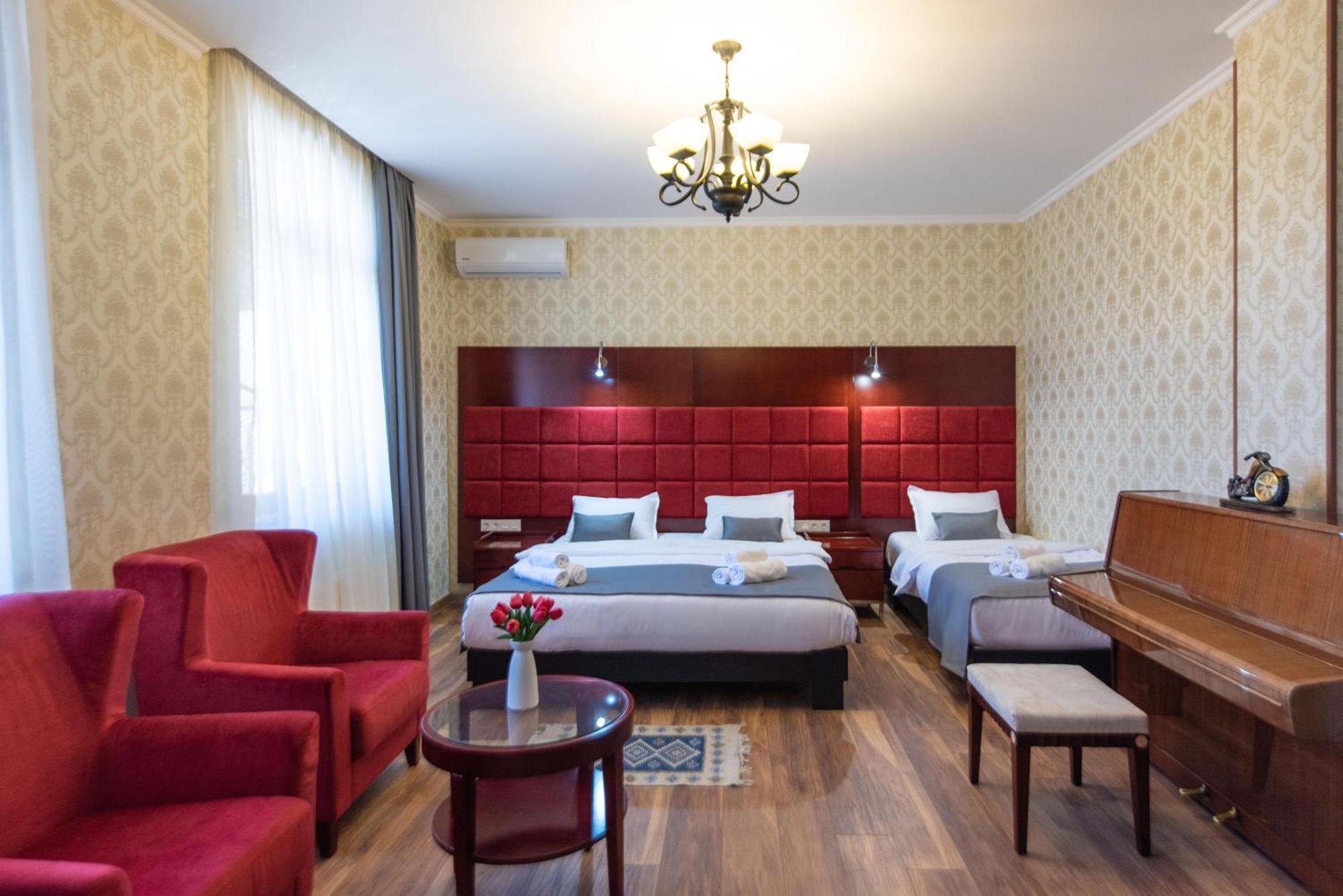 Kraveli Hotel ティビリシ エクステリア 写真