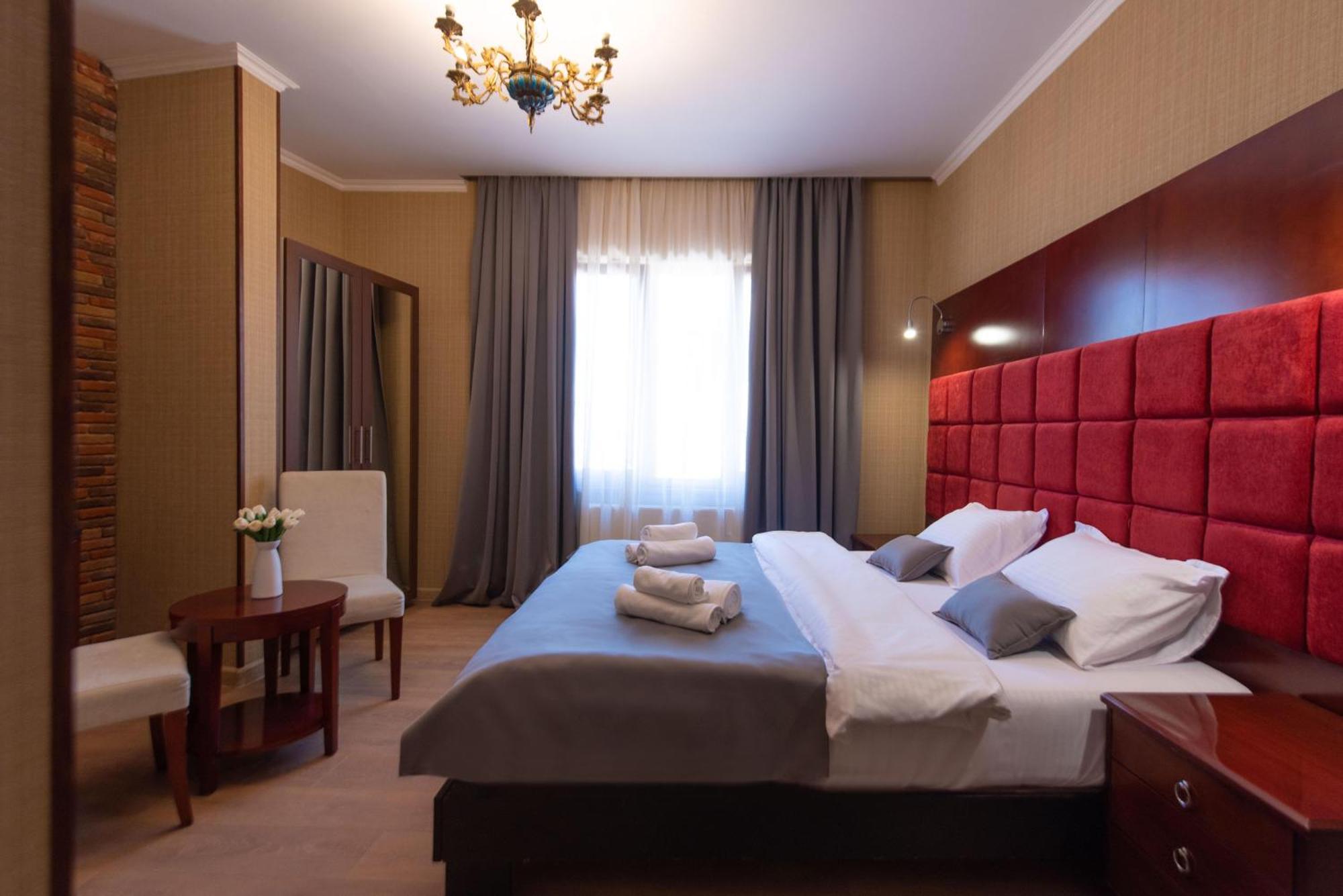 Kraveli Hotel ティビリシ エクステリア 写真